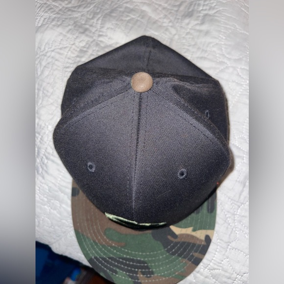 Quicksilver Flexfit Camo hat(NWOT) - Picture 6 of 6